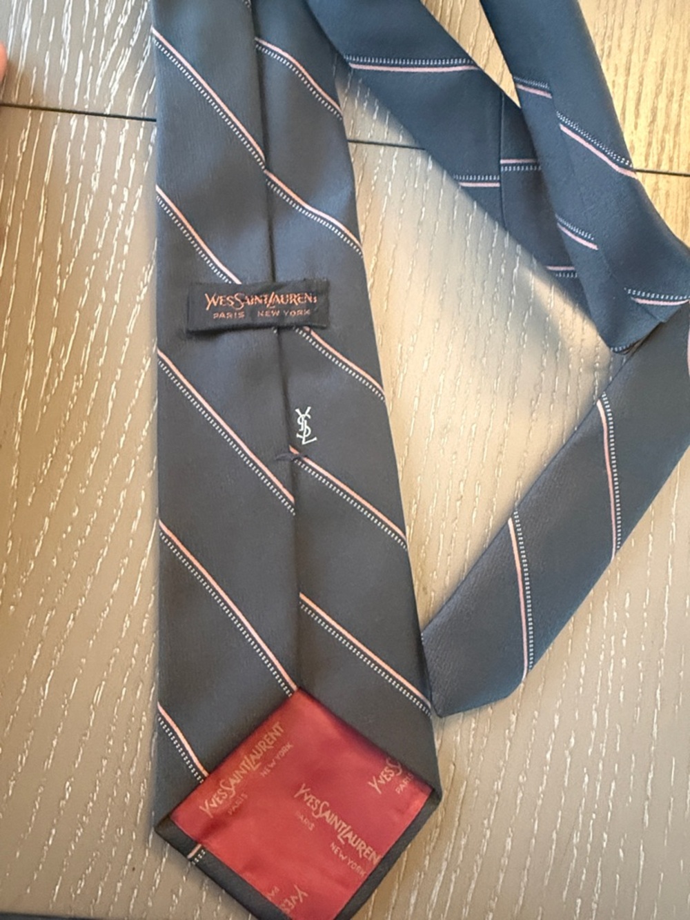 Yves Saint Laurent
Men's Black Striped Silk Tie with Subtle White Logo - Picture 2 of 2